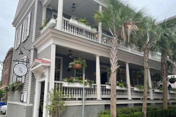 Charleston Seafood Restaurant 