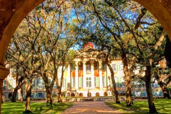 Homes near the College of Charleston