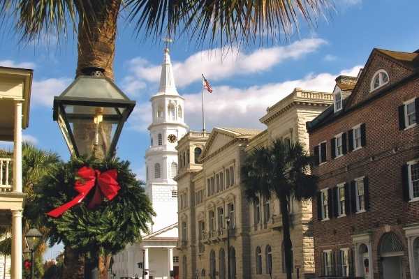 Christmas Walking Tour in Charleston