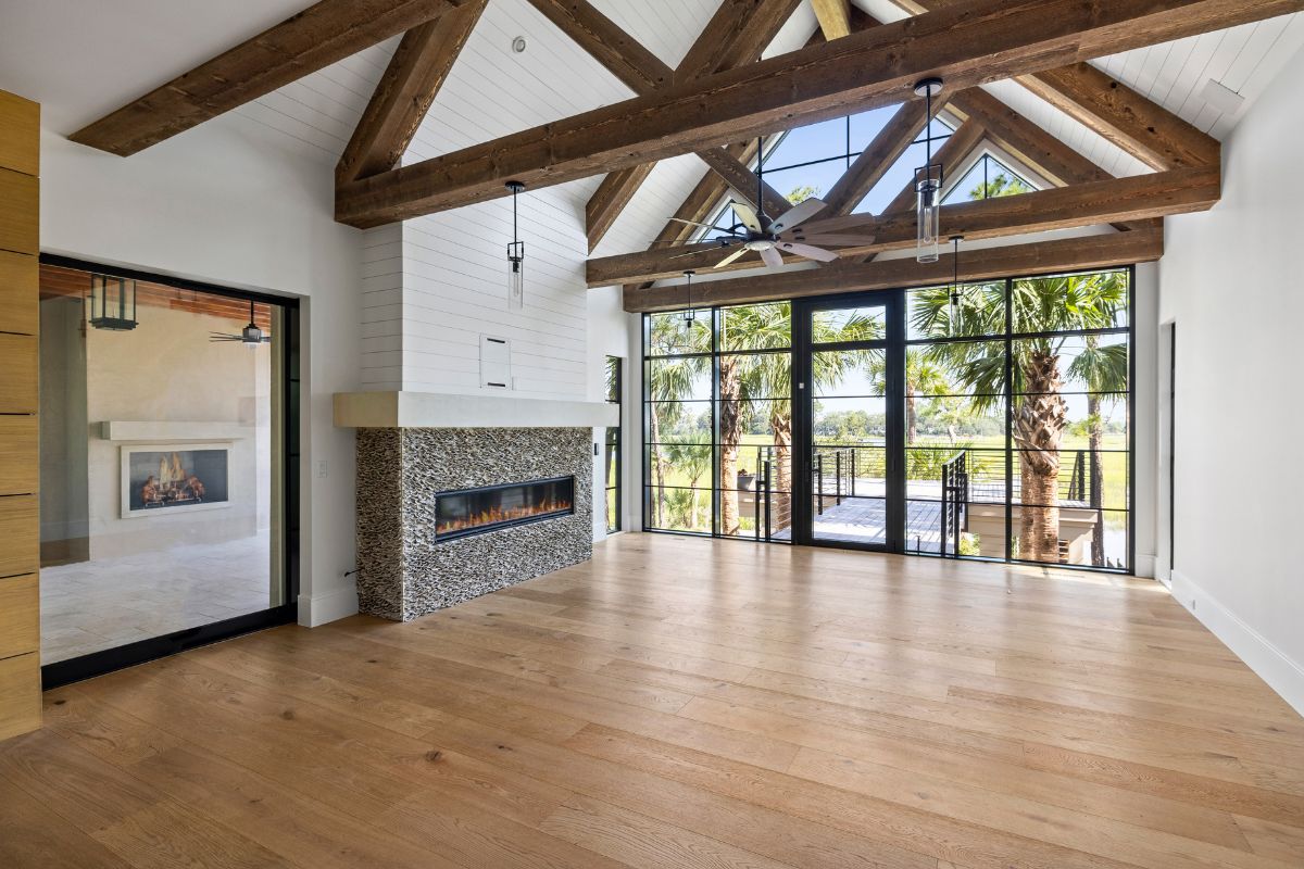 22 Airy Hall Indoor Outdoor Living